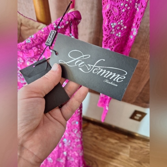 LA FEMME FUSHIA PINK 2PC PROM DRESS SIZE 6 - Picture 3 of 8